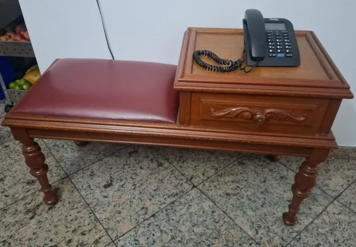 Banqueta De Telefone Antiga Em Madeira Maciça Colonial