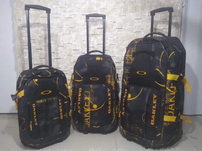 Kit raridade de malas Oakley com rodinhas