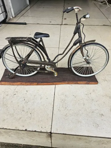 Bicicleta decorativa de metal