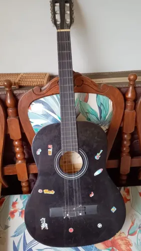 Violão Preto com Adesivos e capa!