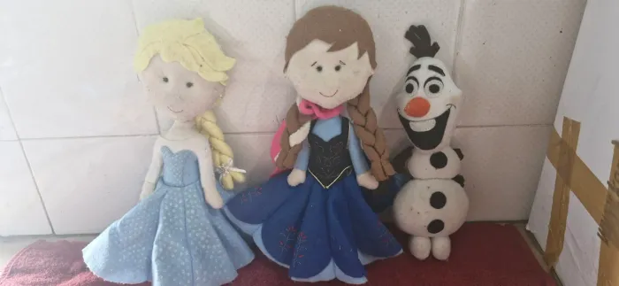 Bonecas Frozen - Elsa, Anna e Olaf em feltro decoração festa 