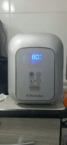 Umidificador e Ionizador 4,5 Litros - Electrolux Ultra Air 110Wts