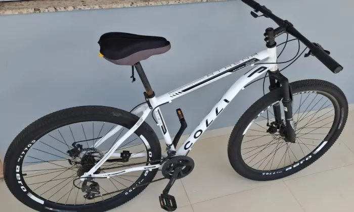 Bicicleta COLLI, aro 29. Usada