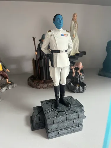 Grand Admiral Thrawn - Iron Studios