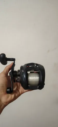 Vendo carretilha Titan bg 400 nova