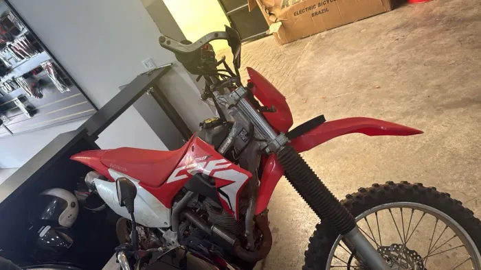 Vendo CRF 250f 2021 original 