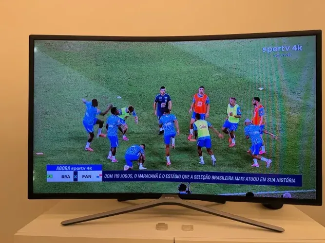 Smart TV Samsung 40" Curva Full HD - Sistema Tizen (Impecável!)