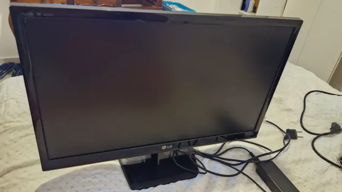 Tv monitor LG M2451DS 24pol defeito tela embaçada 
