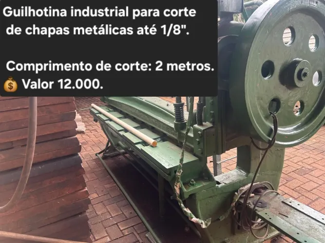 Guilhotina para corte de chapa metálica