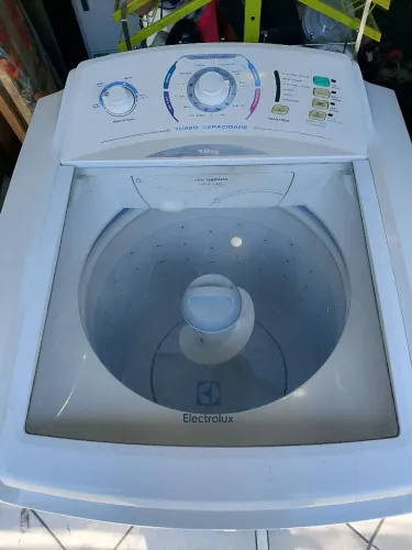 Máquina de lavar roupa Electrolux 12kg