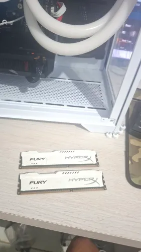 Memória RAM HyperX Fury White 8GB (2x4GB) DDR3 1600MHz CL10
