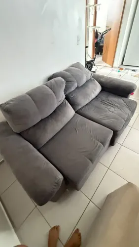 sofá retrátil cinza
