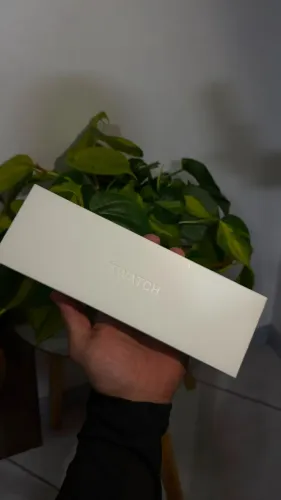 Apple Watch Series 11 GPS - Caixa cor de ouro rosa de alumínio - 42 mm - NOVO