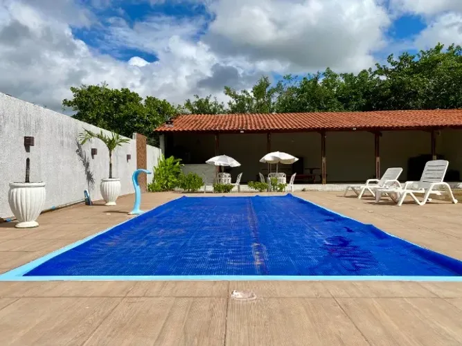Chácara com terreno amplo e piscina no pov Gavião de Cima / tranquilidade perto da cidade