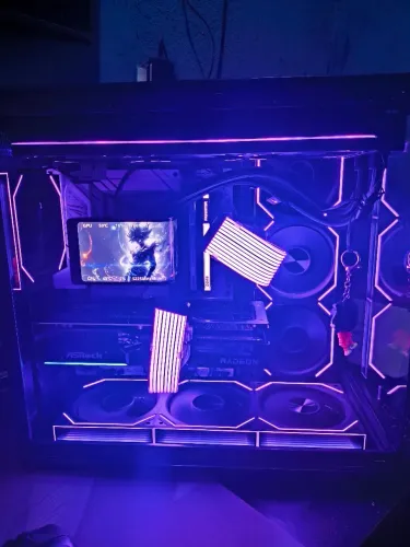 Ryzen 7 9800x3D + 9070 XT + 32 GB RAM (2x16)