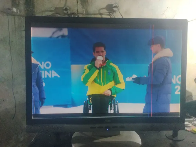 Monitor AOC 19 polegadas bom funcionando perfeitamente 120 reais