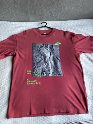 Camiseta Nike pisada do air force na lua