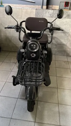 TRICICLO SEMINOVO ELÉTRICO BATERIA DE LÍTIO 3 LUGARES