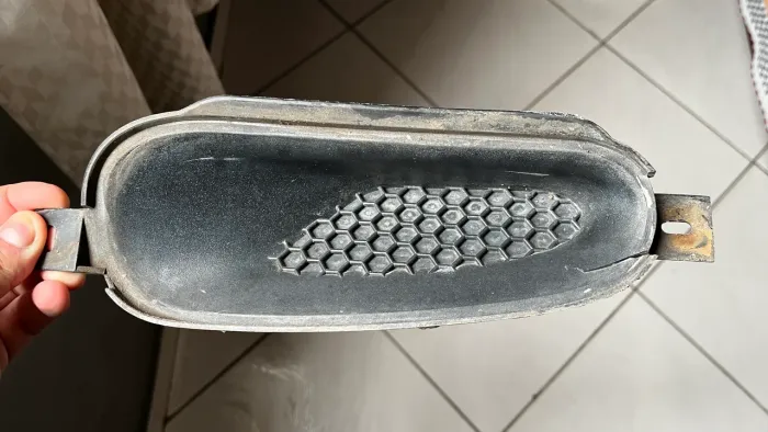 Moldura Farol de Milha Escort Zetec