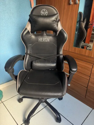 Cadeira gamer preta 
