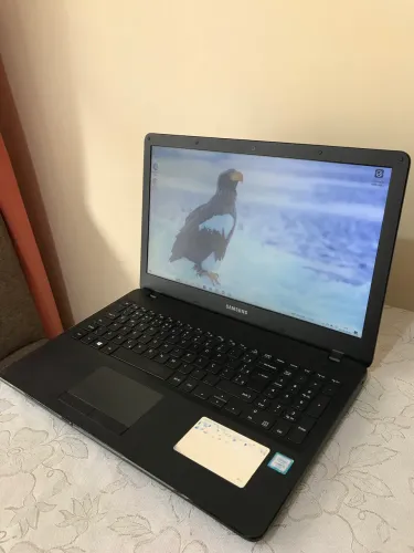 Notebook Samsung NP300E5L - Intel Core i3 | 8GB RAM | 1TB