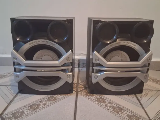 Par de caixas de som panasonic Funcionando perfeitamente  retirar no local  são Mateus 