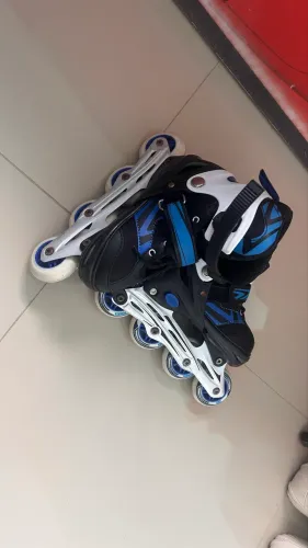Patins que calça 30 a 35 infantil novo usado 1 vez