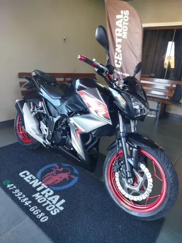 Vende-se Z300 ABS top Financiamos *