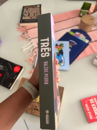 Livro, Três.