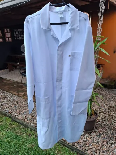 Jeleco branco usado apenas 1x