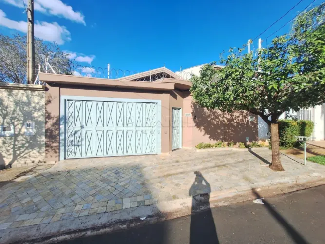 Casa residencial padrão com 200m², bairro Jardim Califórnia, Zona Sul em Ribeirão Preto/SP