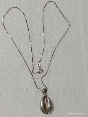 corrente e pendente búzio de prata 925, comprimento da corrente 44cm, 9,1g de prata maciça