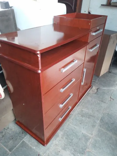 Vendo esta comoda