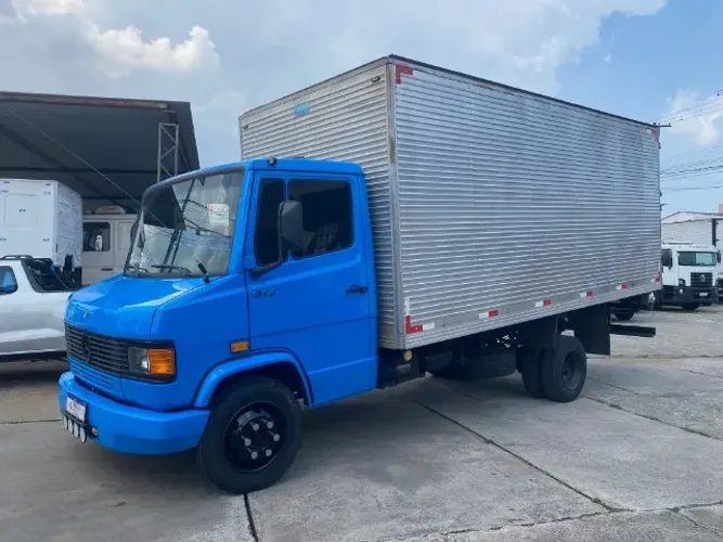 MB 912 Bau