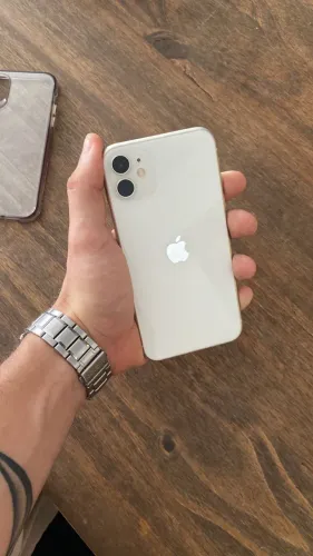IPHONE 11 (Sem marcas de uso) 