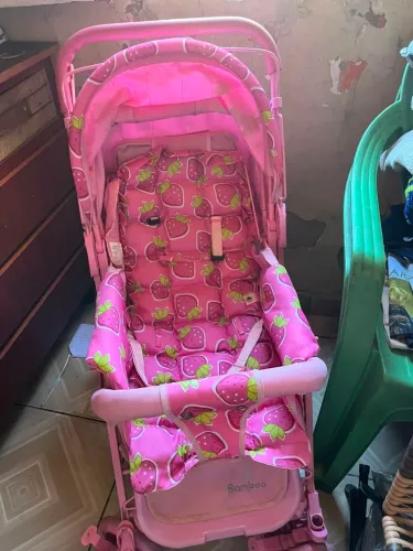 Vendo carro de bebê bamboo Moranguinho!!!