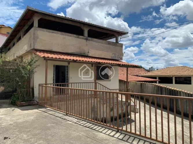 Casa com 3 Quartos e 2 banheiros à Venda, por R$ 1.000.000,00 - Santa Helena
