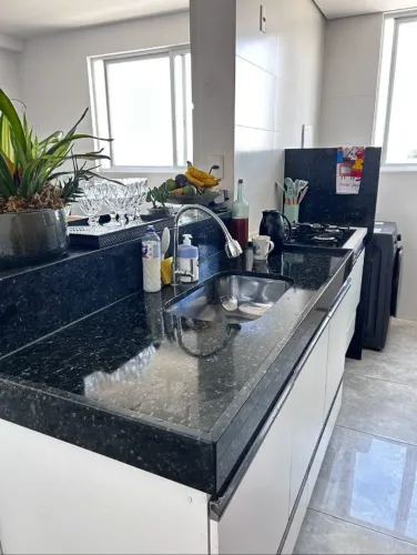 APARTAMENTO 2 QUARTOS COM 1 VAGA DE GARAGEM NO COQUEIROS