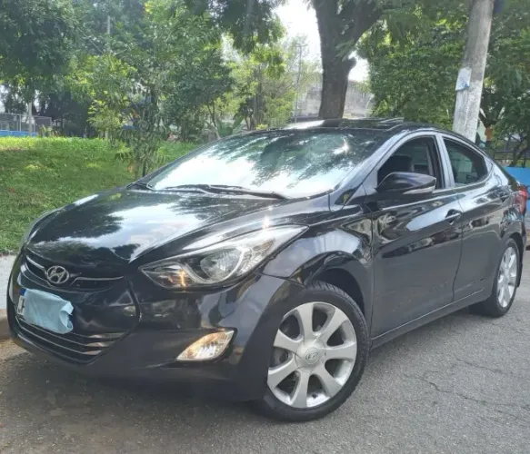 Hyundai Elantra GLS 1.8 16V Aut. 2013