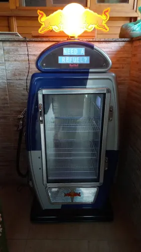 Geladeira cervejeira Red bull