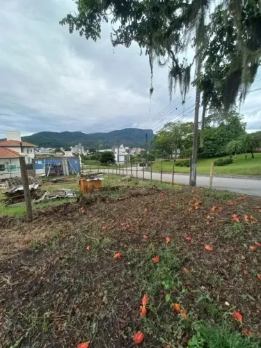 Terreno à venda no bairro Pedra Branca em Palhoça/SC