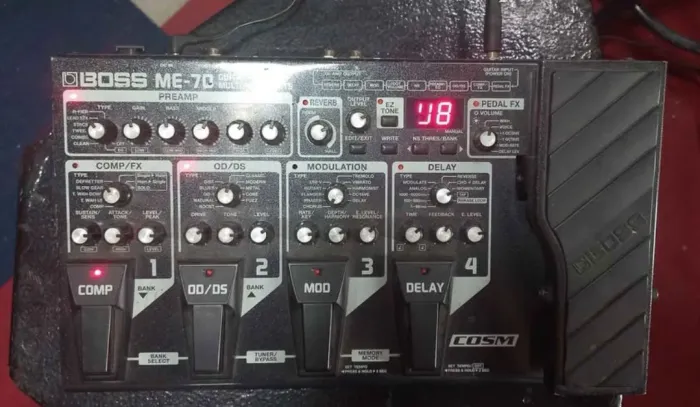 Pedaleira Boss ME-70 