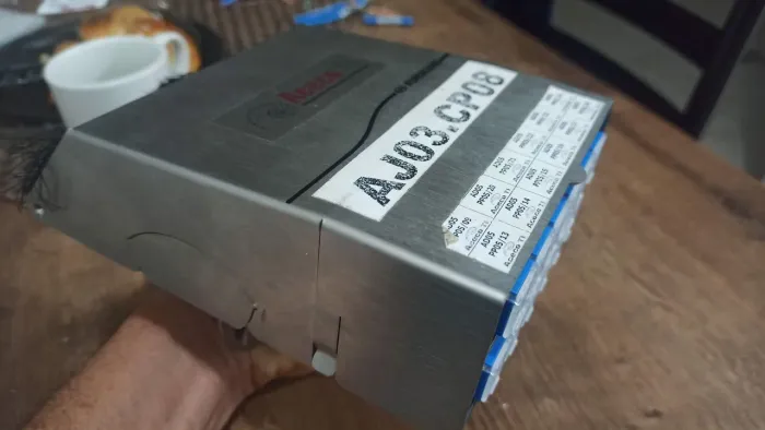 Caixa de piso corporativa Furukawa Inox 12 Portas RJ45 Corporativa para Rede Estruturada