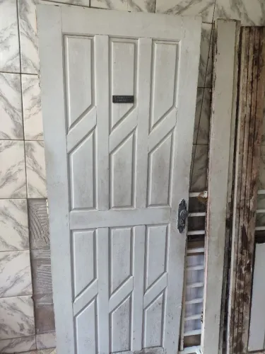 Porta madeira 800por 2.10 com aduelas