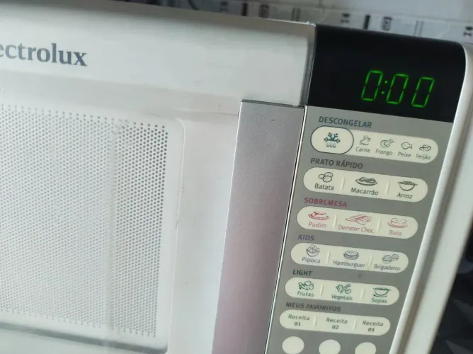 Microondas c defeito 