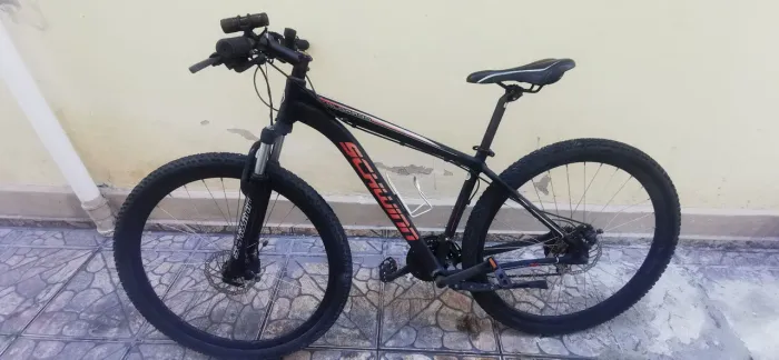 Mountain Bike Schwinn Colorado Aro 29 - Freio a Disco - Câmbio Shimano<br><br>