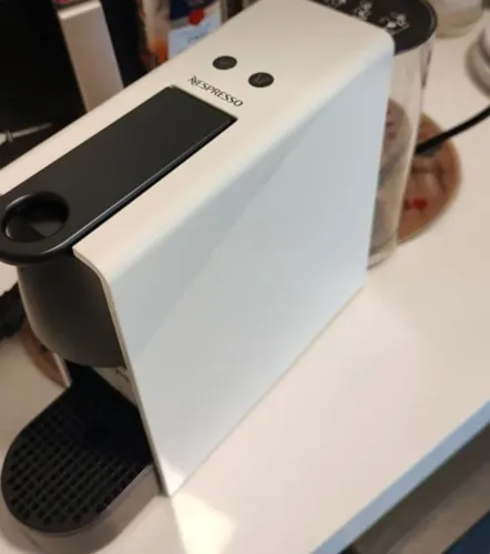 Nespresso Cafeteira Essenza Mini