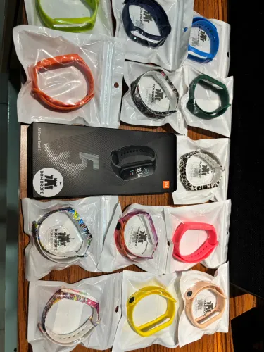 SMARTWATCH MI BAND 5 + KIT COM 14 PULSEIRAS 