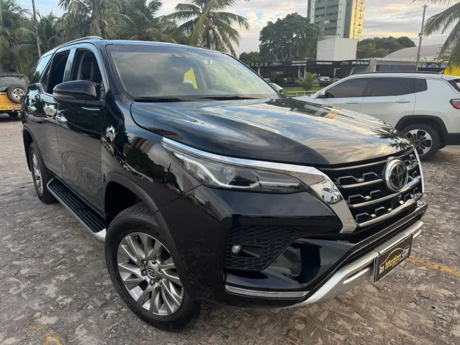 Toyota Hilux SW4 SRX 4X4 2.8 TDI 16V Dies. Aut. 2024