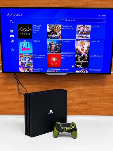 Ps4 pro 1TB + 14 Jogos digitais + Controle original